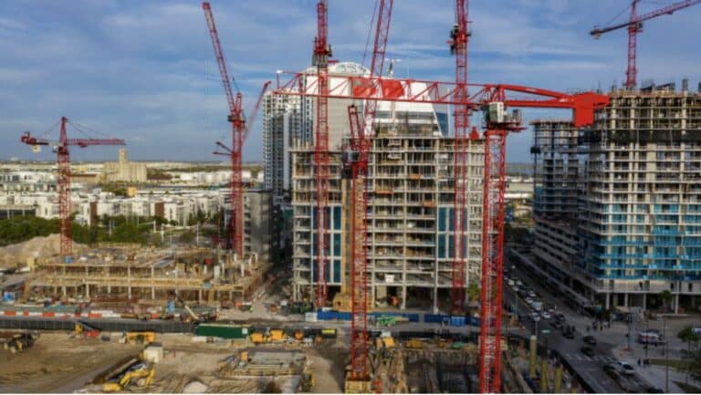 Rental Tower Cranes at Jobsite