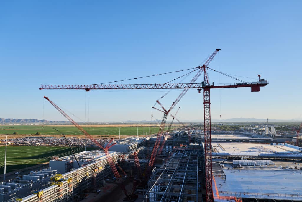 3 Crane Rental Factors for Medical Facility Construction