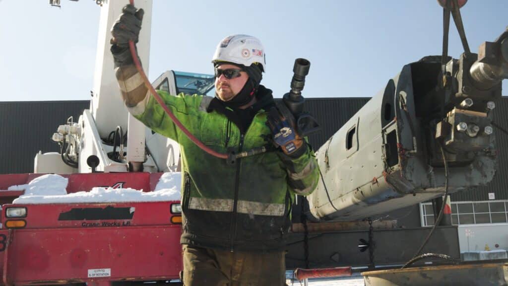 Maxim Crane Field Mechanic, Dustin Stoner